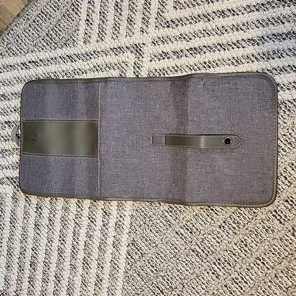 Bvlgari Travel Makeup Toiletry Bag EUC - Picture 9 of 13